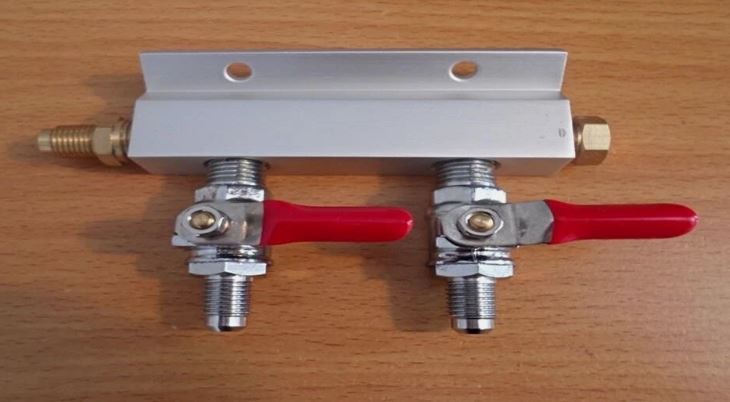 2-Way Splitter CO2 Beer Gas Manifold - JG 3/8" Push-Fit or 1/4" Barb Swivel Nut